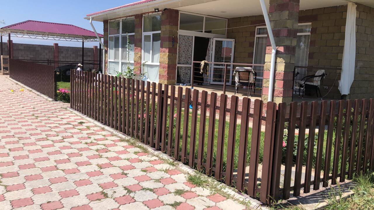 забор из штакетника шоколад фото1 в Кременкуле