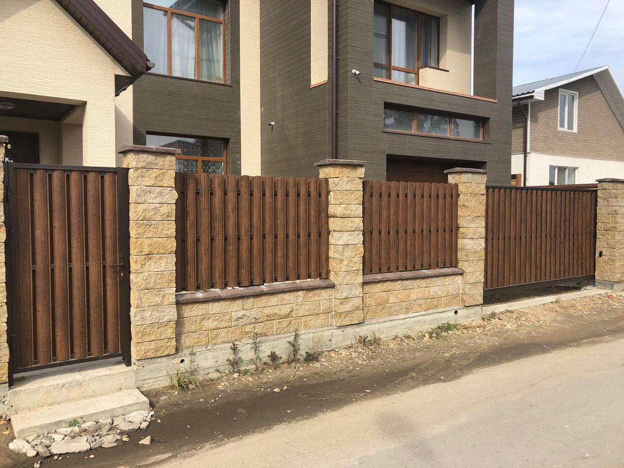 забор из штакетника каштан двухсторонний фото3 в Кременкуле