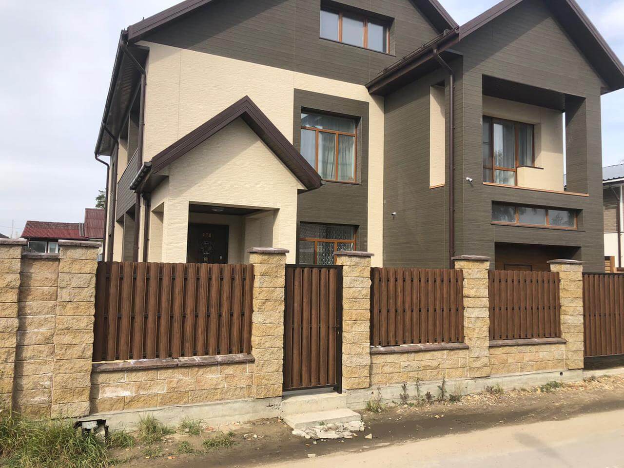 забор из штакетника каштан двухсторонний фото1 в Кременкуле