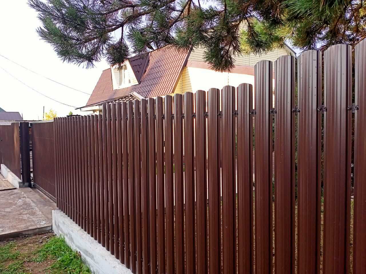забор из штакетника шоколад фото1 в Кременкуле