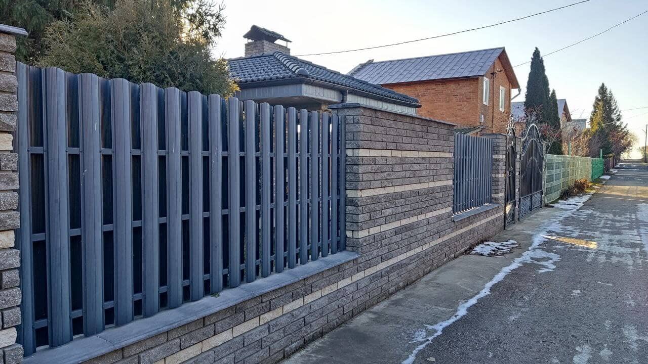 забор из штакетника RAL7024/7024 Серый графит двусторонний фото1 в Кременкуле