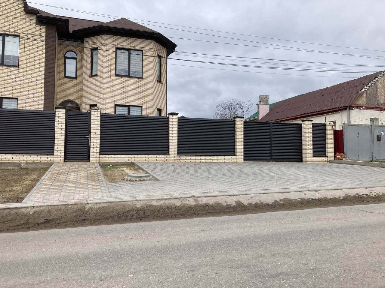 Забор с ламелями Еврожалюзи RAL8019/8019 темный Шоколад МАТТЕ фото3 в Кременкуле