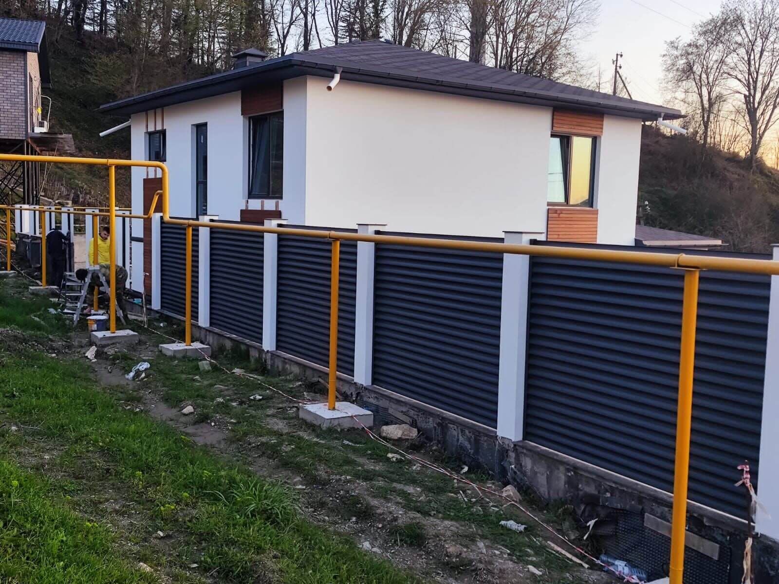 Забор-жалюзи 57м RAL7024/7024 Серый Графит двусторонний фото 2 в Кременкуле