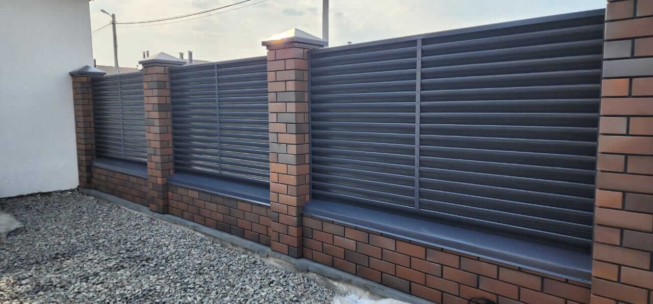 Забор из ламелей еврожалюзи 22м RAL7024/7024 Серый Графит двусторонний фото 1 в Кременкуле