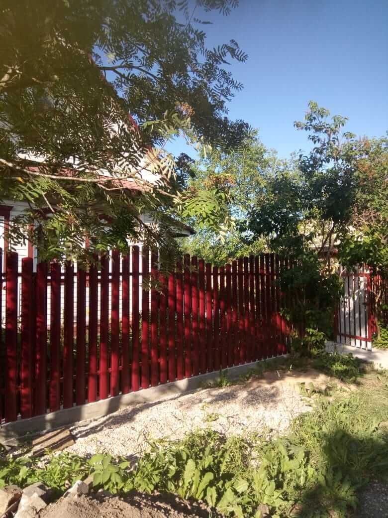 Забор из фигурного штакетника 21м RAL3005 Красное Вино фото 1 в Кременкуле