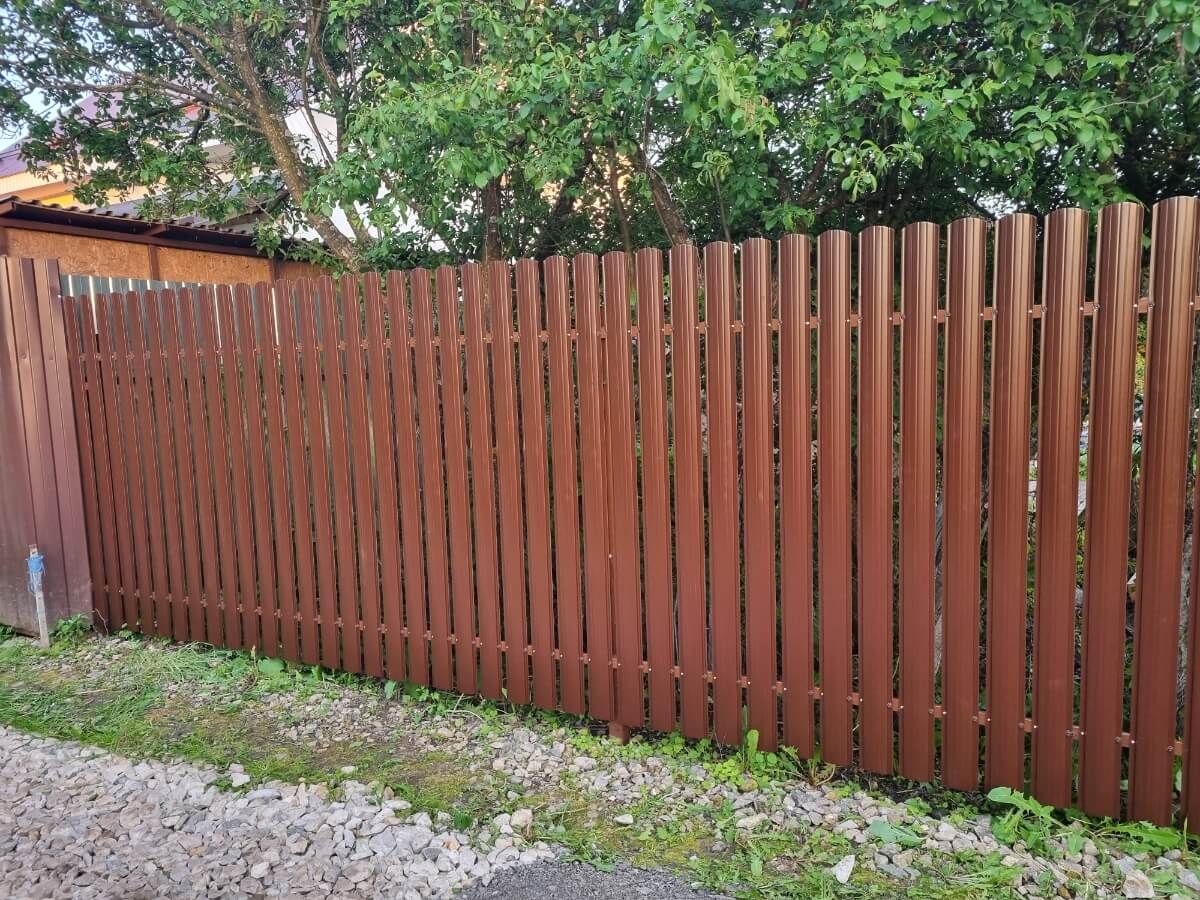 Забор из полукруглого штакетника 16м RAL8017/RAL8017 Шоколад 2-х сторонний в Кременкуле