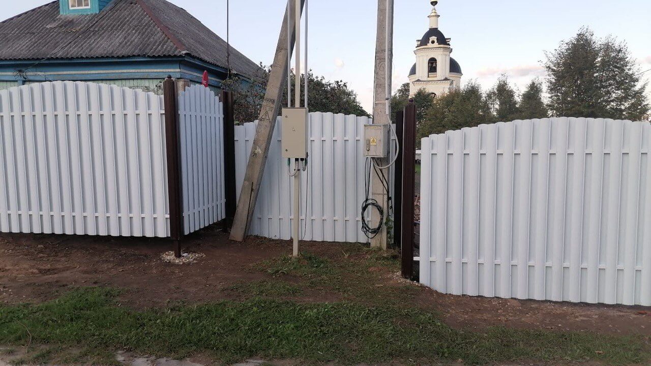 Забор из евроштакетника 24м RAL9003/9003 Белый двухсторонний фото 3 в Кременкуле