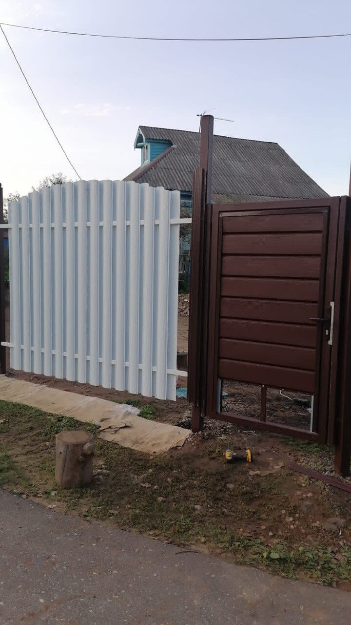 Забор из евроштакетника 24м RAL9003/9003 Белый двухсторонний фото 2 в Кременкуле