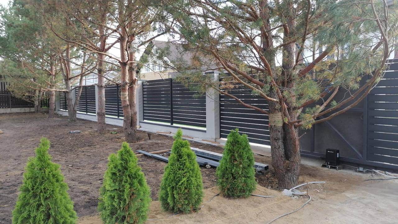Забор-ранчо из металлопланкена 36м RAL7024 Серый Графит фото 6 в Кременкуле