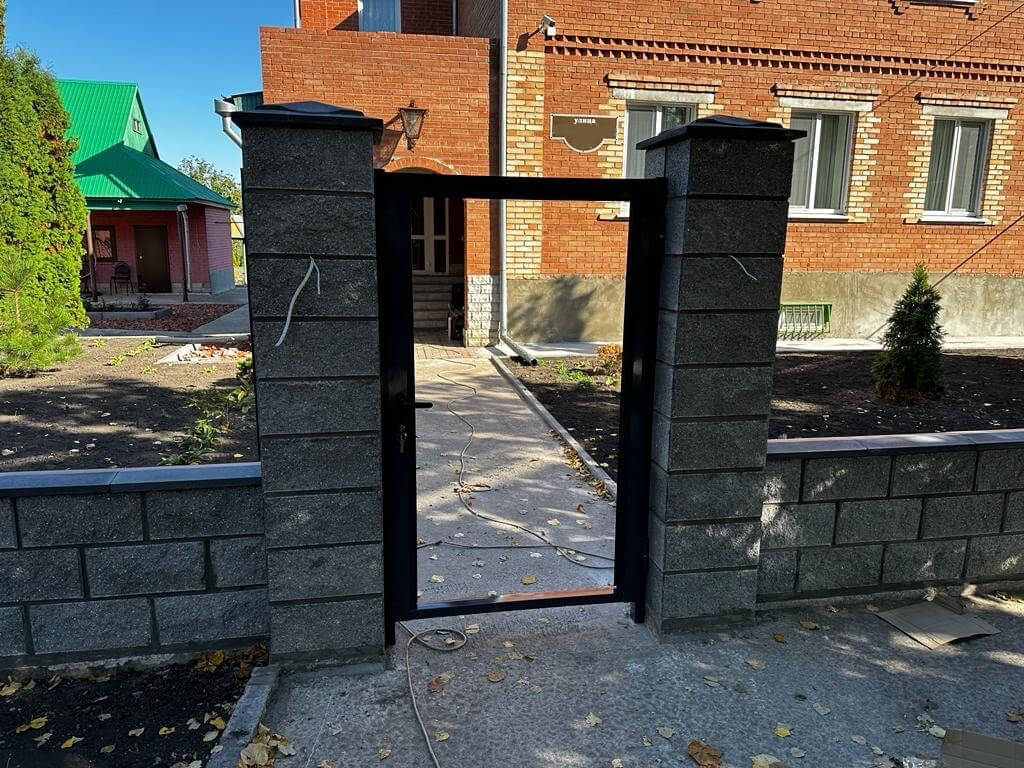 Забор-жалюзи 19м RAL7024/7024 Серый Графит двусторонний MATTE фото 3 в Кременкуле