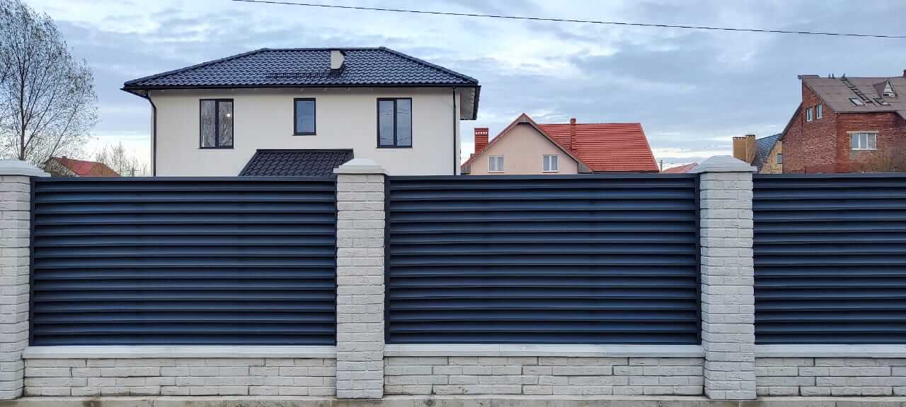 Забор-жалюзи из ламелей ЭКО-Z 32м RAL7024 Серый Графит МАТТЕ в Кременкуле