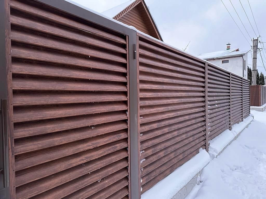 Забор-жалюзи из ламелей еврожалюзи 43м Каштан Printech фото 3 в Кременкуле