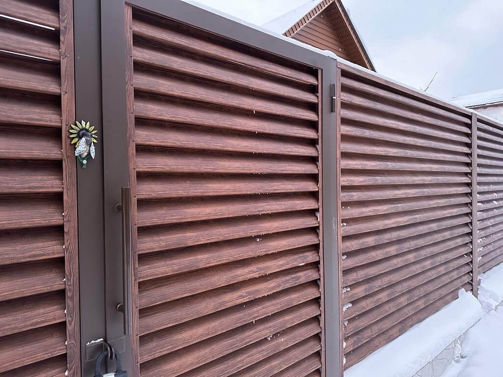 Забор-жалюзи из ламелей еврожалюзи 43м Каштан Printech фото 2 в Кременкуле