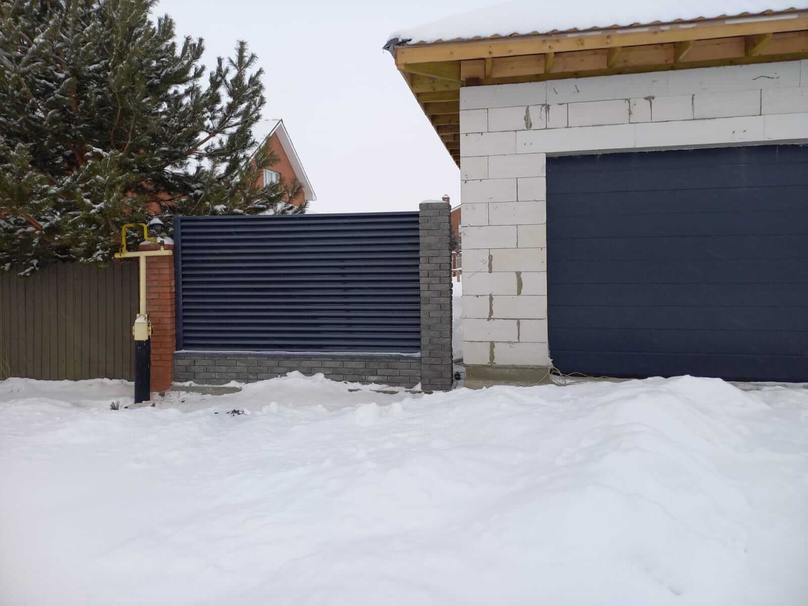 Забор из ламелей еврожалюзи 41м RAL7024/7024 Серый Графит двусторонний фото 1 в Кременкуле