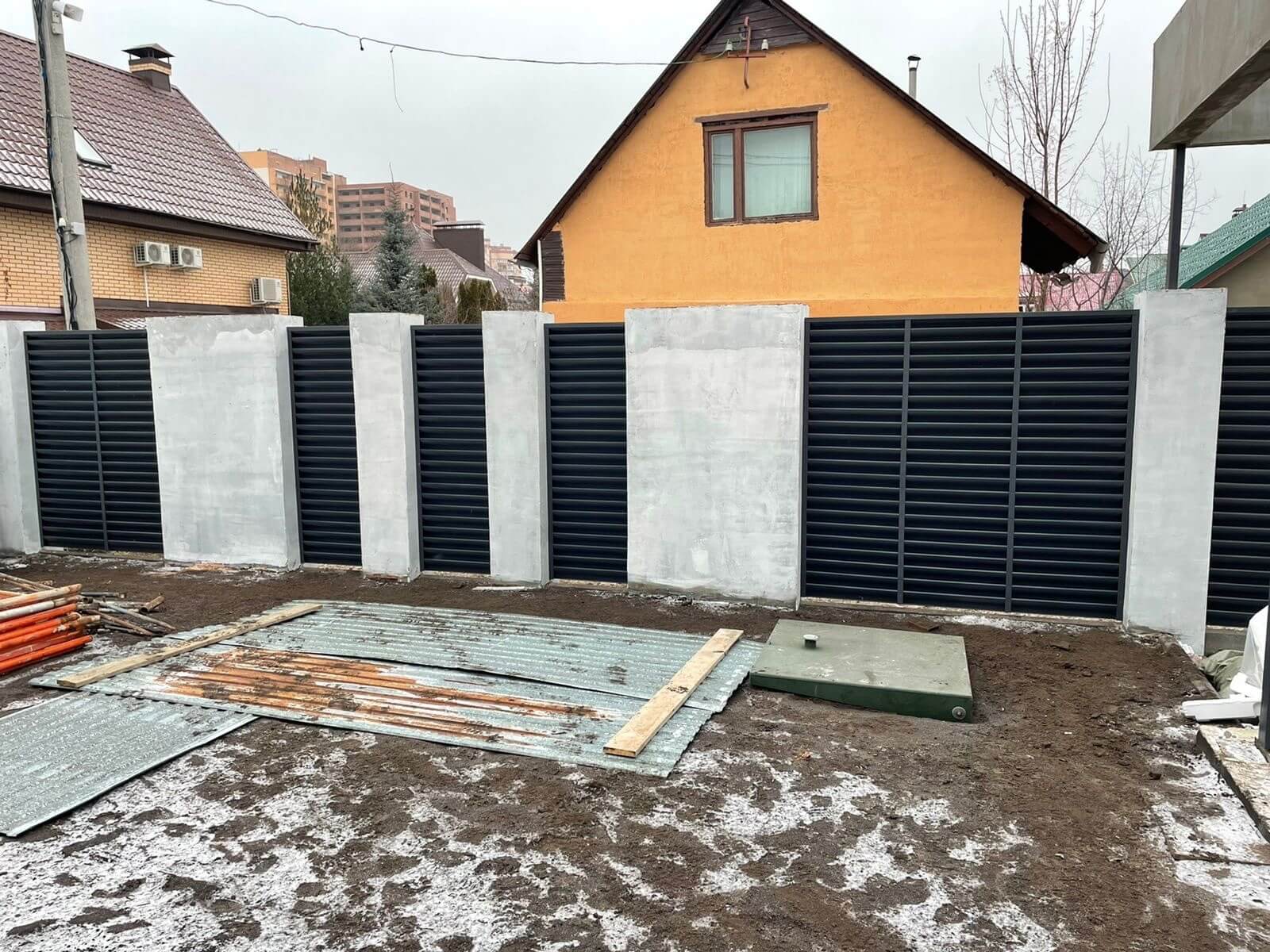 Забор из ламелей еврожалюзи 28м RAL7024/7024 Серый Графит двусторонний в Кременкуле