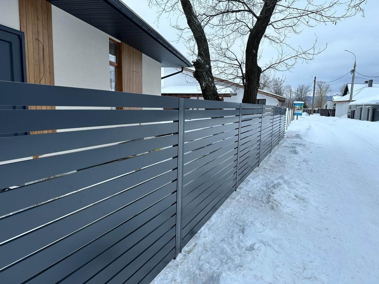 Забор-ранчо из металлопланкена 37м RAL7024 Серый Графит фото 5 в Кременкуле
