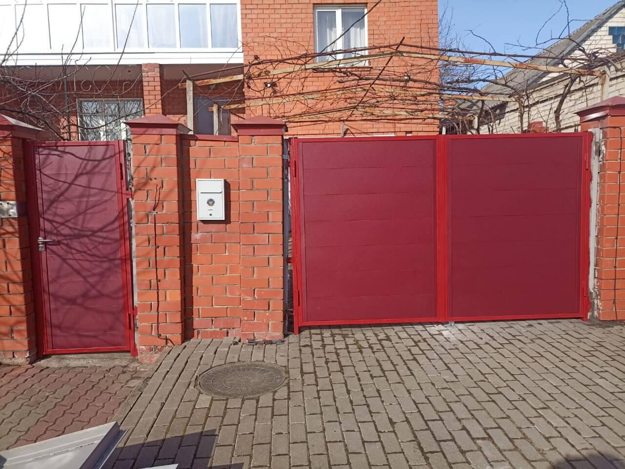 Ворота и калитка из металлопланкена 4м RAL3005 Красное Вино, Стальной Бархат в Кременкуле