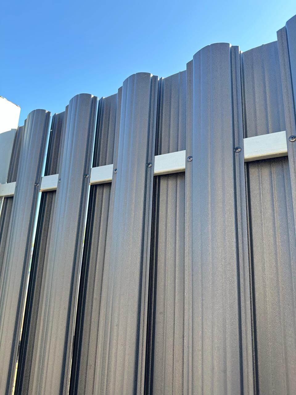 Забор из евроштакетника 34м RAL9005/9005 Черный МАТТЕ двусторонний фото 3 в Кременкуле
