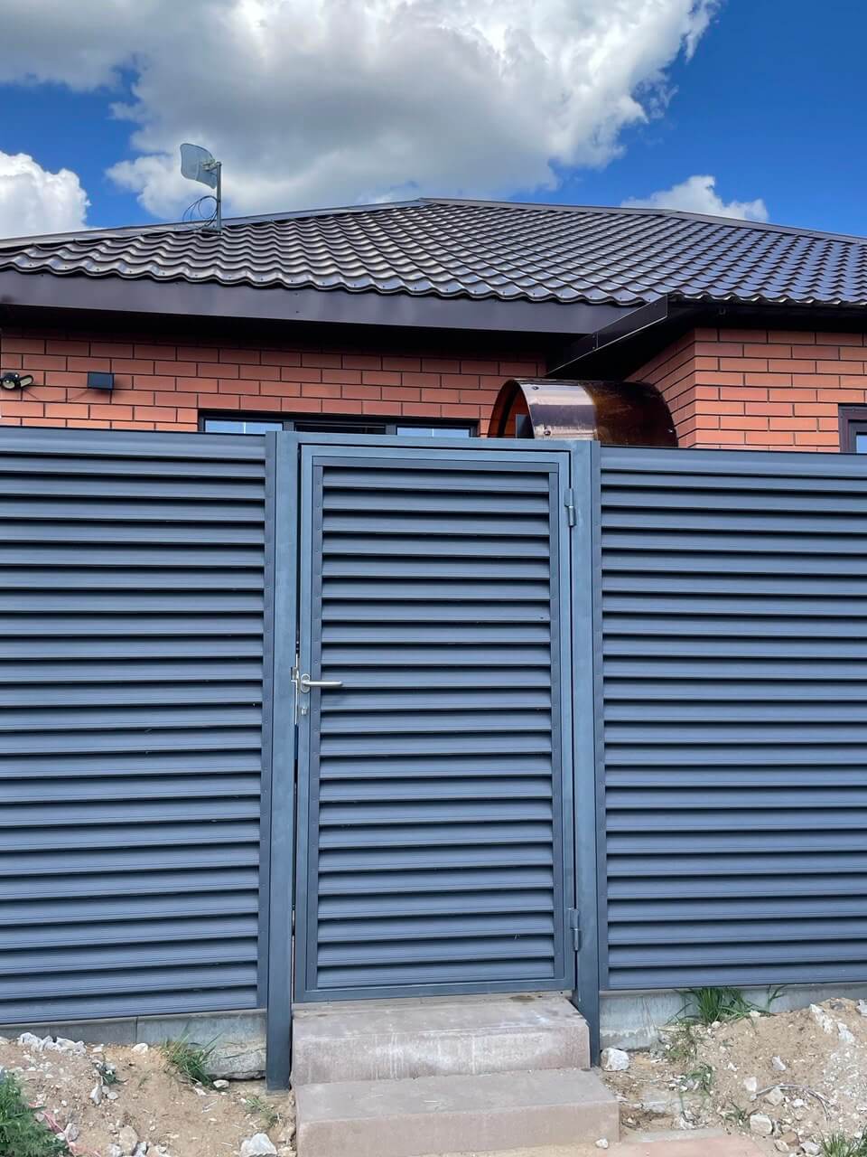 Забор из ламелей еврожалюзи 24м RAL7024 Серый Графит МАТТЕ фото 2 в Кременкуле