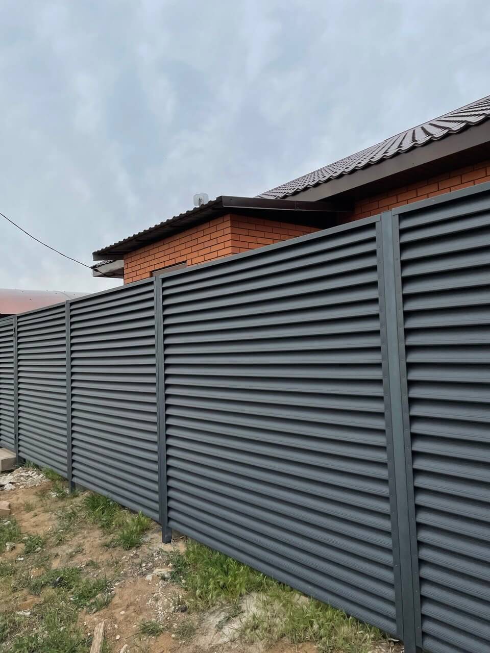 Забор из ламелей еврожалюзи 24м RAL7024 Серый Графит МАТТЕ в Кременкуле