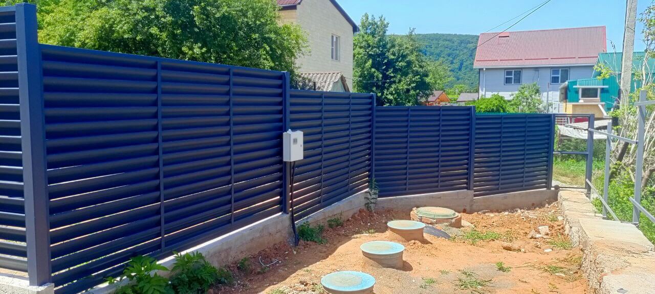 Забор-жалюзи из ламелей Еврожалюзи 53м RAL7024 Серый Графит МАТТЕ фото 2 в Кременкуле