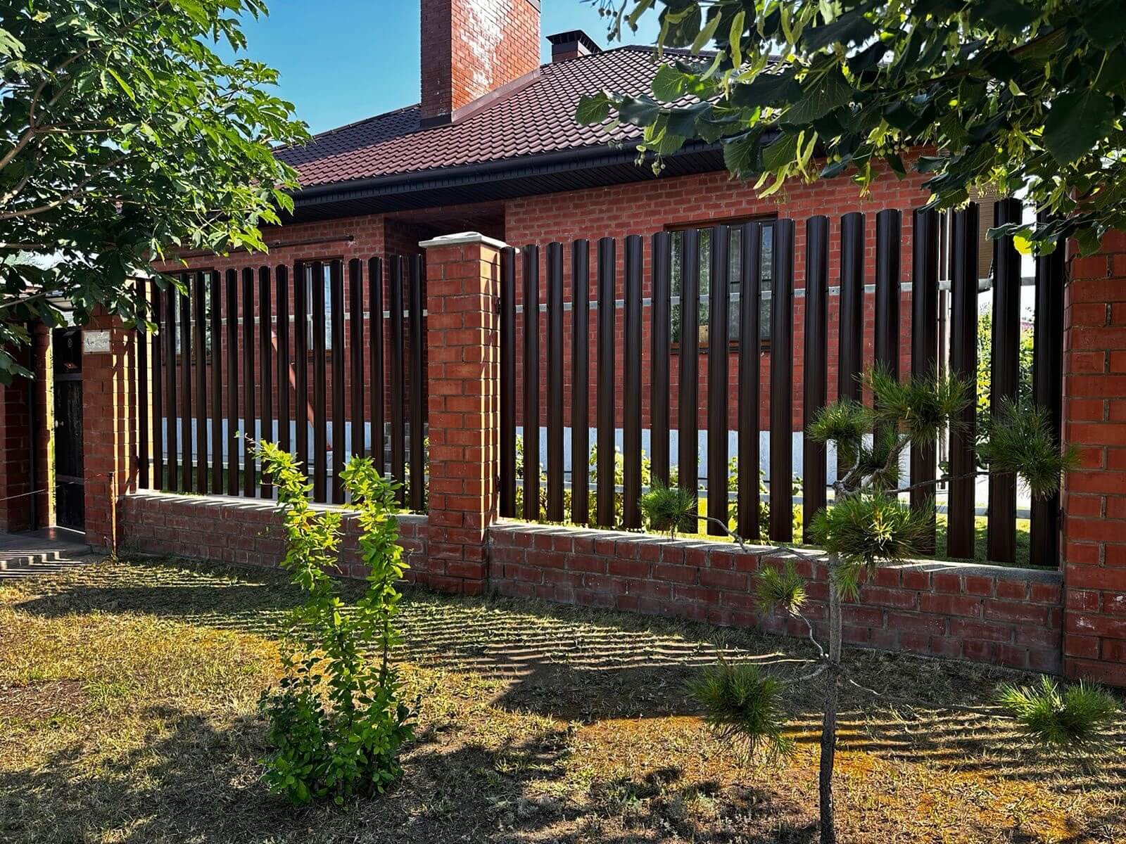 Забор из евроштакетника 34м RAL8017 Шоколад в Кременкуле