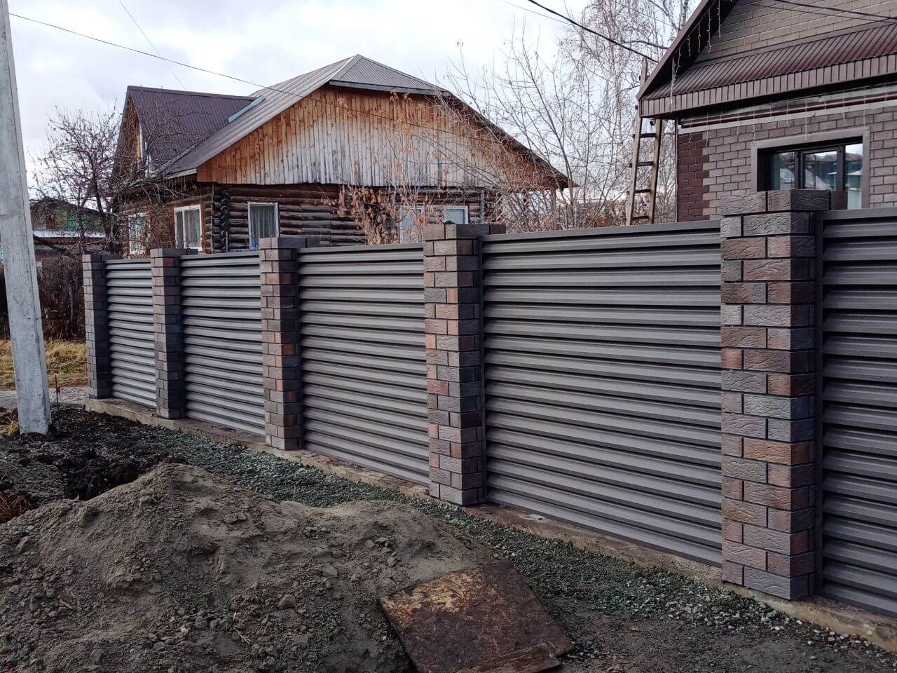 Забор-жалюзи из ламелей ЭКО-Z-US (усиленные) 30м RAL8019/8019 Темный Шоколад двусторонний МАТТЕ в Кременкуле