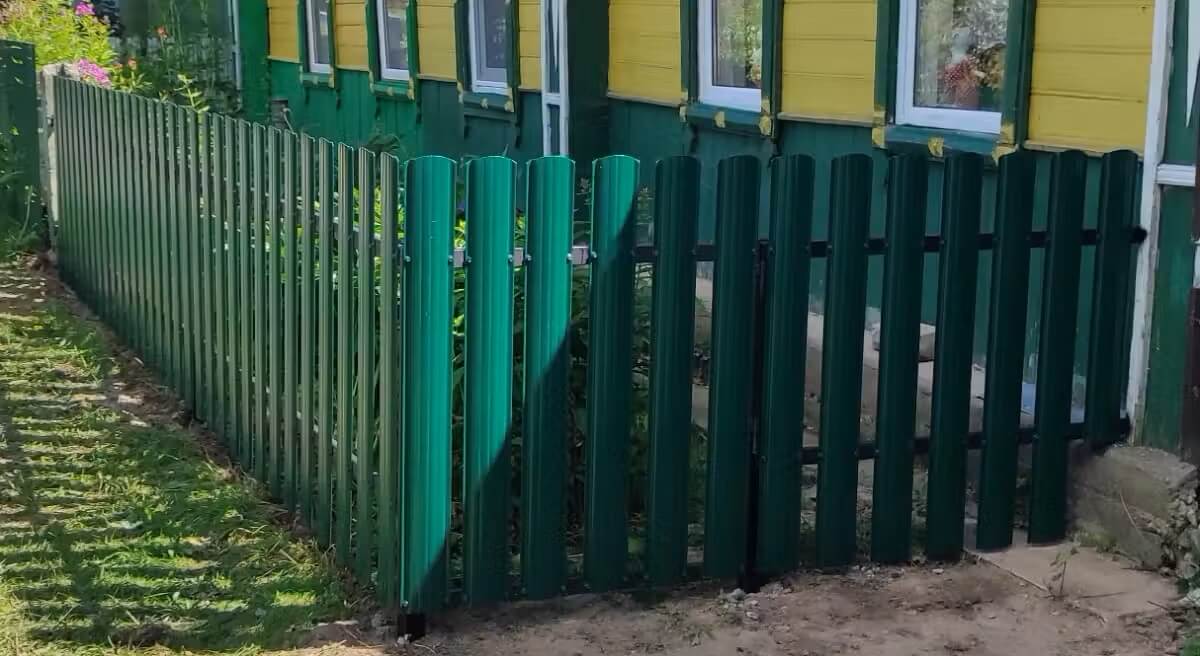 Заборчик из Евроштакетника 8м RAL6005/6005 Зеленый Мох двусторонний в Кременкуле