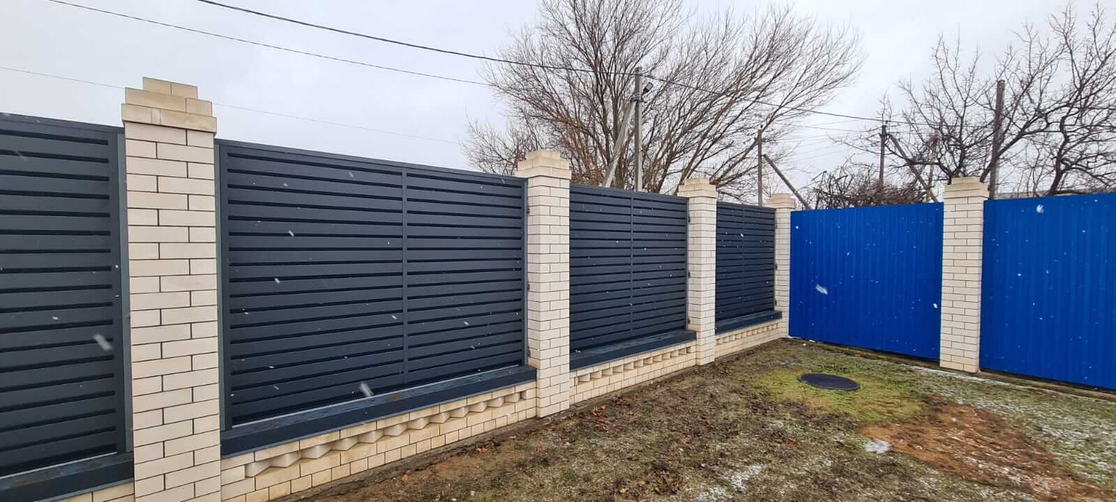 Забор-жалюзи из ламелей Хай-Тек 23м RAL7024/7024 Серый Графит двусторонний МАТТЕ фото 6 в Кременкуле
