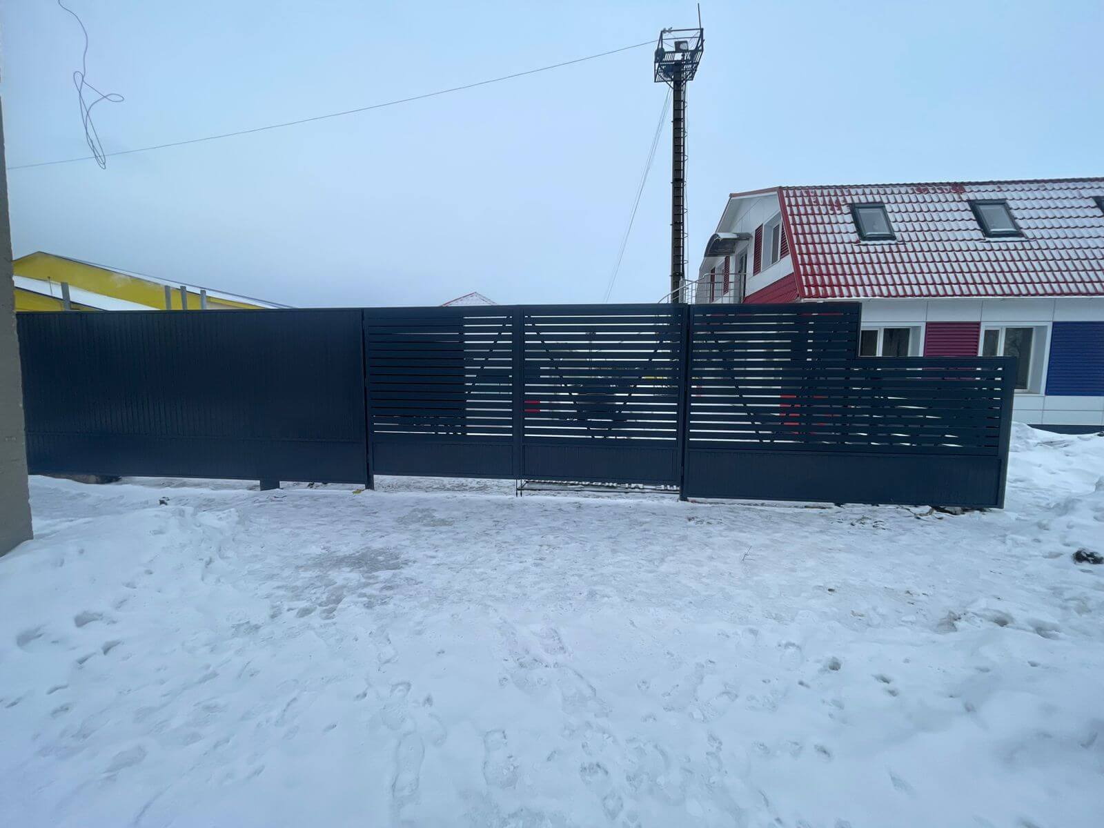 Забор-ранчо из металлического планкена 11м RAL7024 Серый Графит фото 2 в Кременкуле