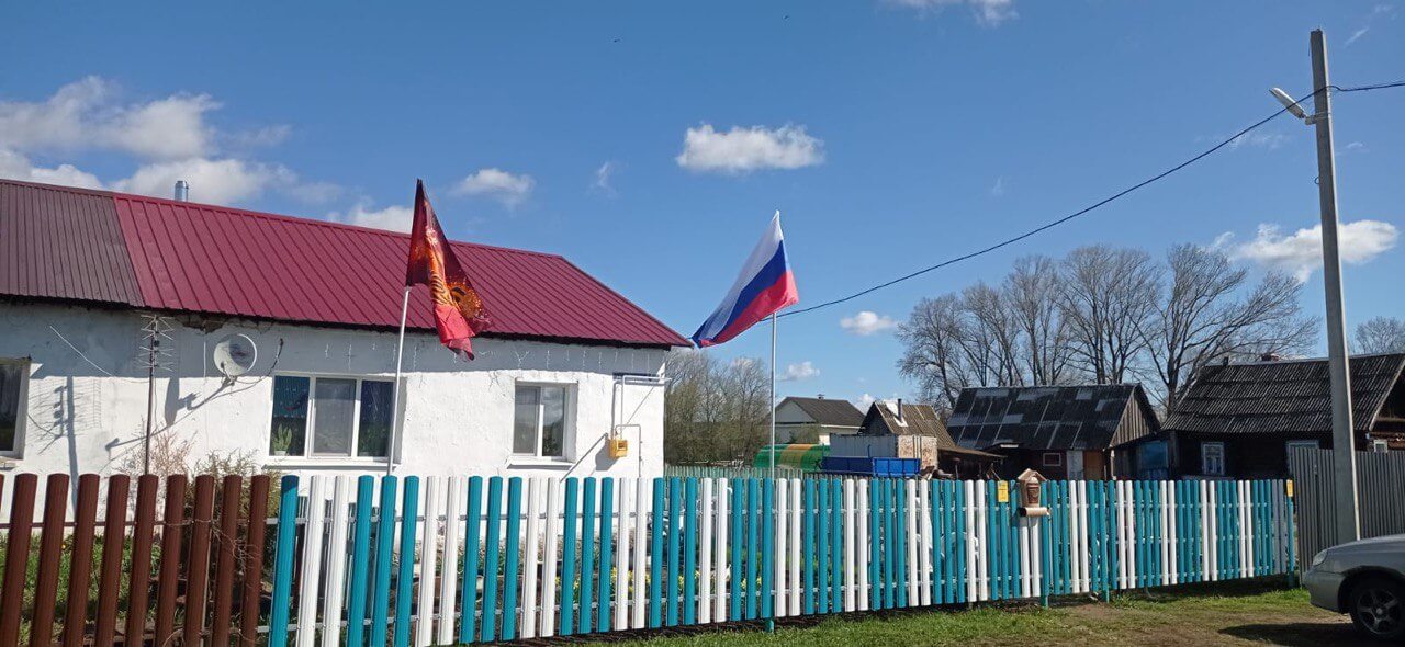 Забор из евроштакетника 16м RAL5021 Морская Волна, RAL9003 Белый фото 1 в Кременкуле