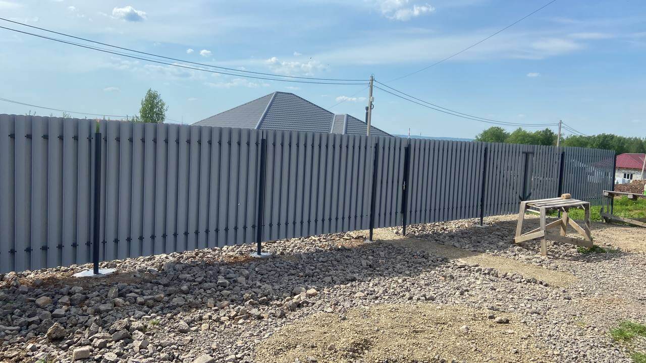 Забор из евроштакетника 16м RAL7024 Серый Графит фото 2 в Кременкуле