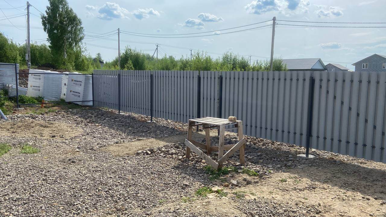 Забор из евроштакетника 16м RAL7024 Серый Графит фото 1 в Кременкуле