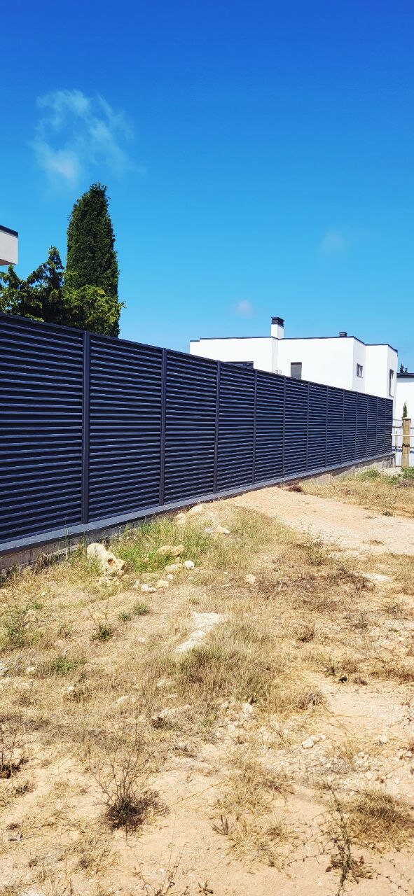 Забор-жалюзи 65м RAL7024/7024 Серый Графит МАТТЕ двусторонний фото 6 в Кременкуле