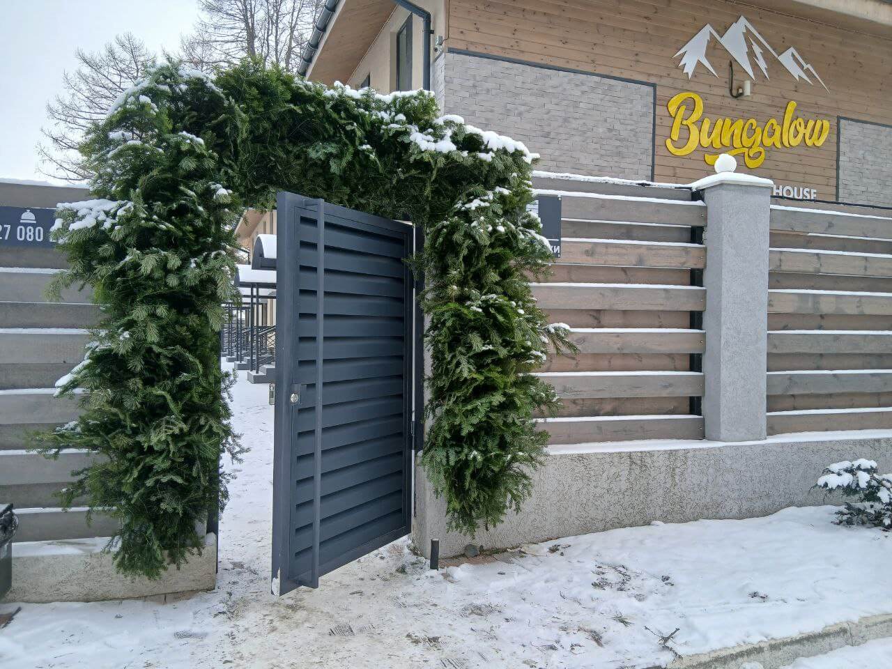Входная группа из ламелей Хай-Тек RAL7024/7024 Серый Графит двусторонний МАТТЕ фото 15 в Кременкуле