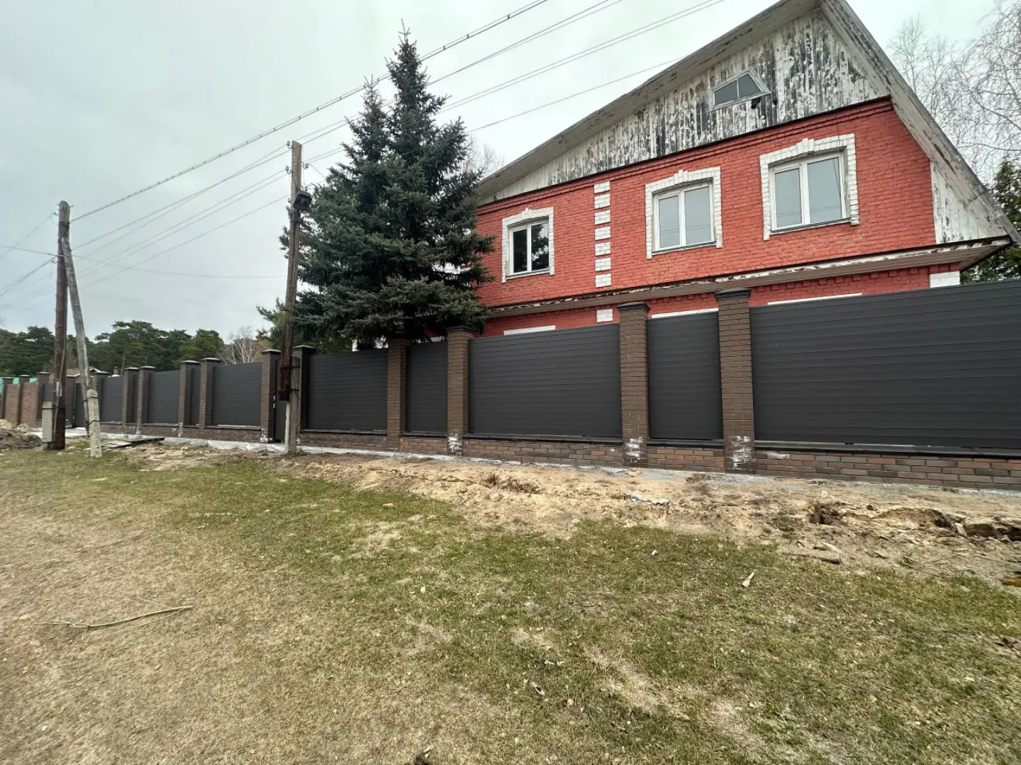Забор-ранчо из металлического планкена 28м RAL8019 Темный Шоколад МАТТЕ фото 2 в Кременкуле