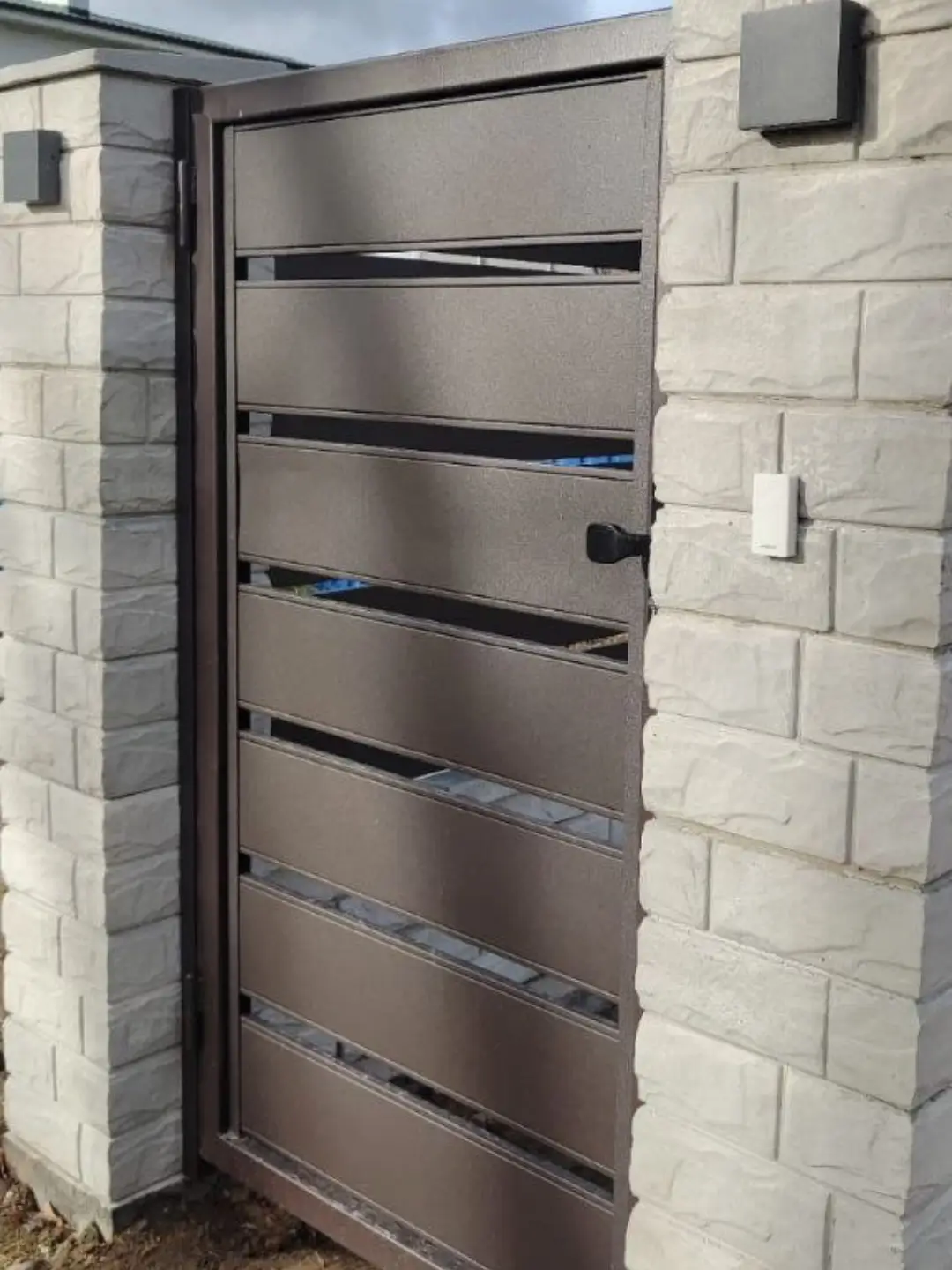 Забор-ранчо из металлопланкена 32м RAL8019 Темный Шоколад МАТТЕ фото 2 в Кременкуле